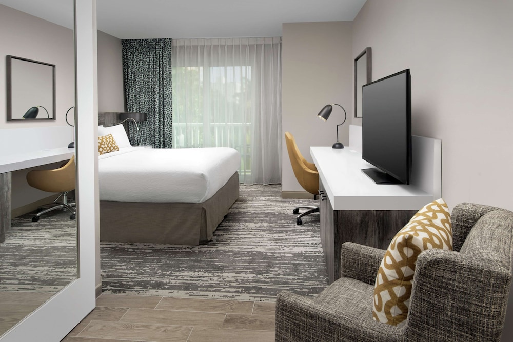 ROOM, KING BED, ACCESSIBLE