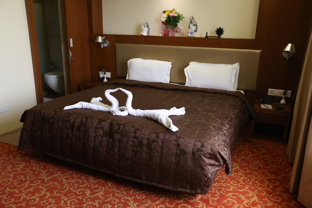 SILVER CLOUD HOTEL 19/71