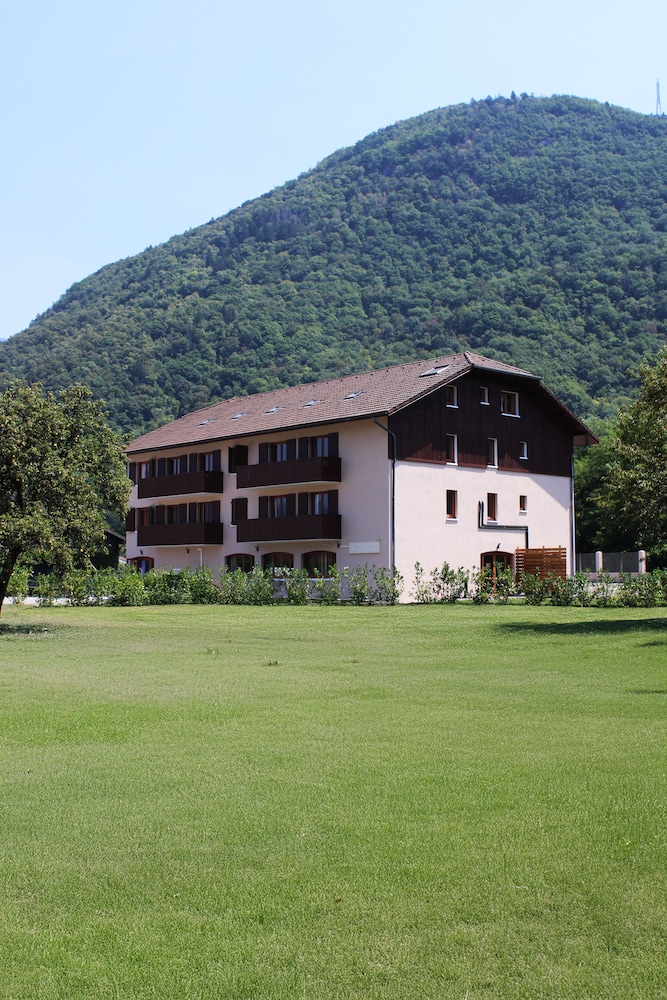 Base Camp Lodge Albertville 54/58