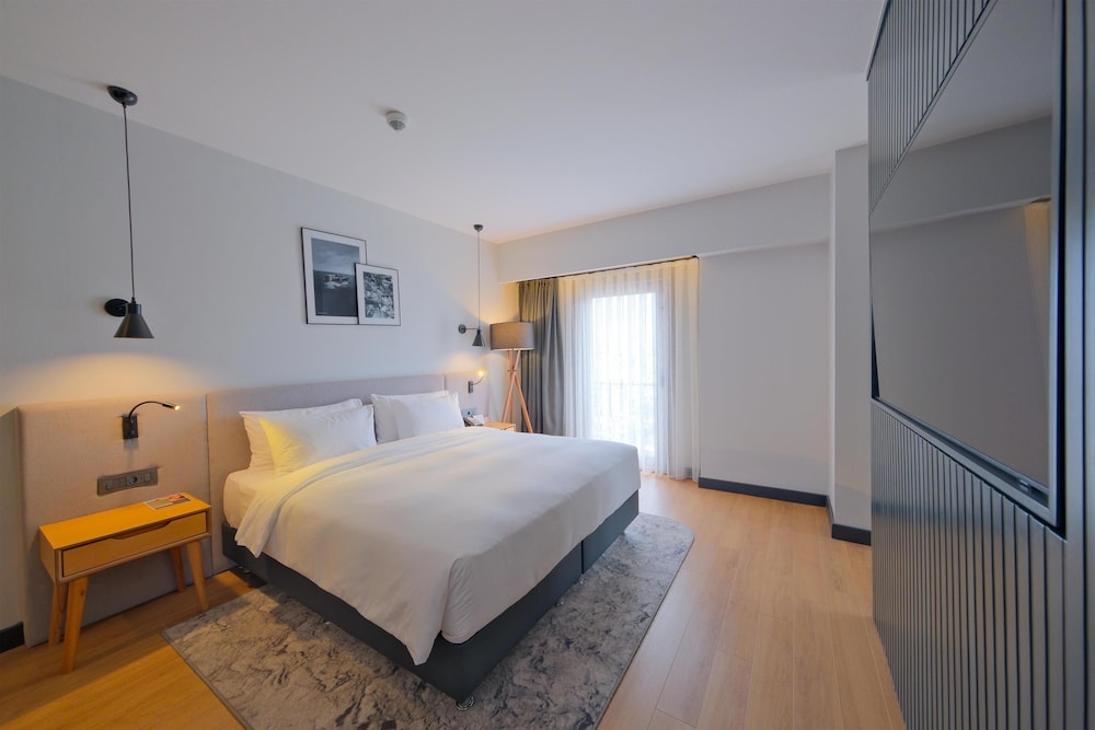 Radisson Hotel Mersin 16/48