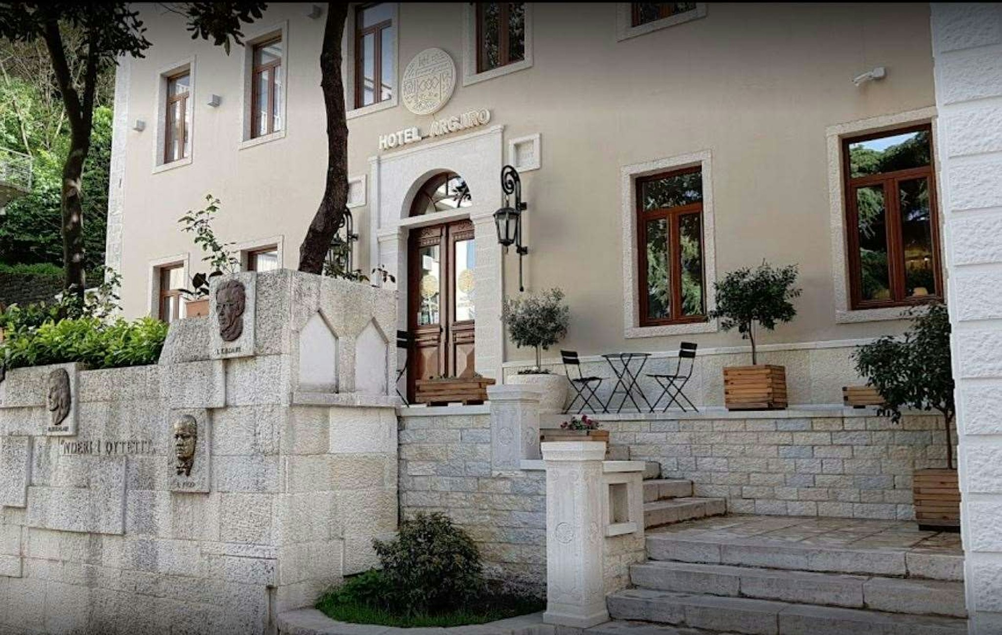 Argjiro Hotel 40/48