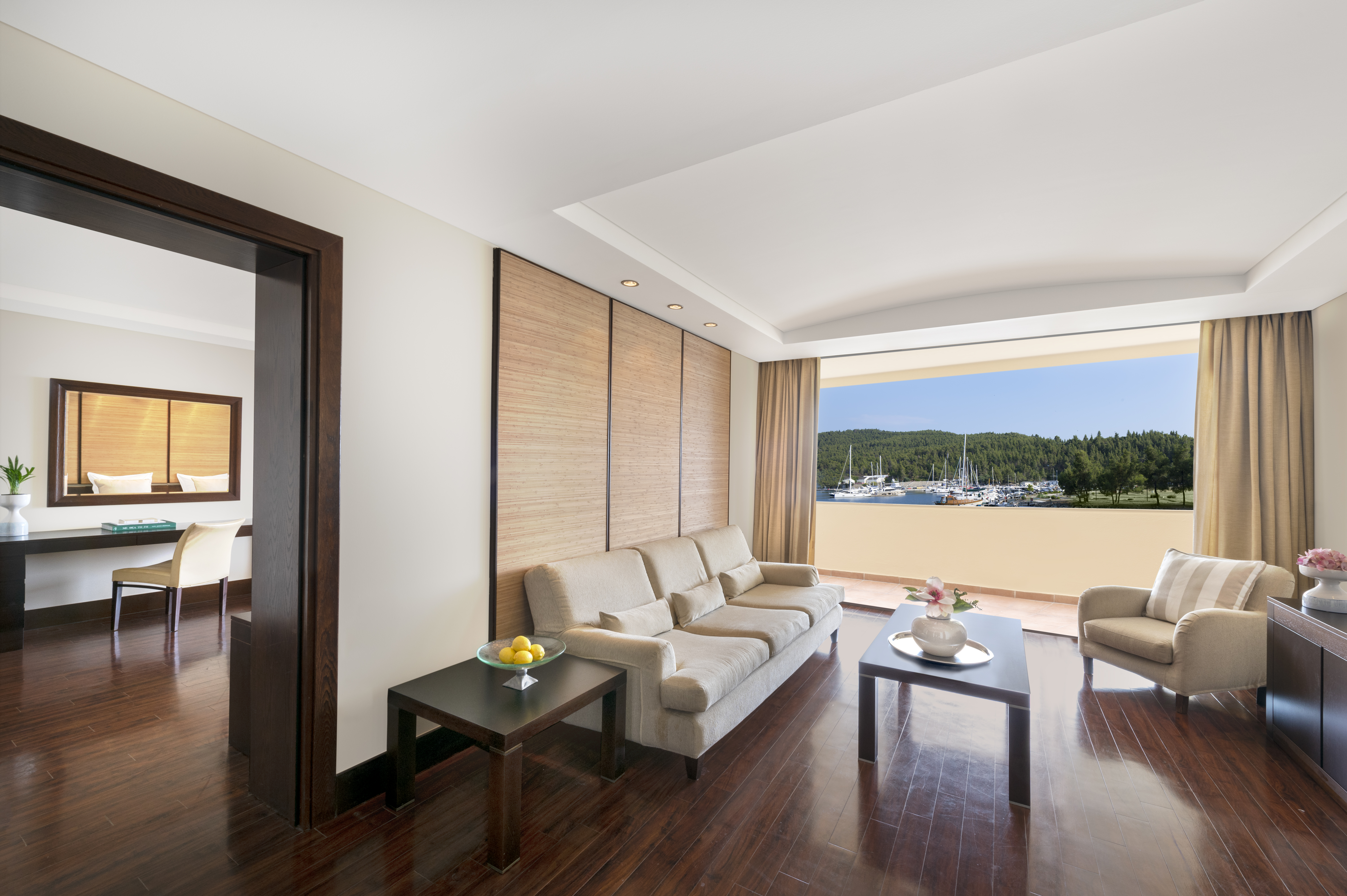2 Bedrooms, Sea or Marina View