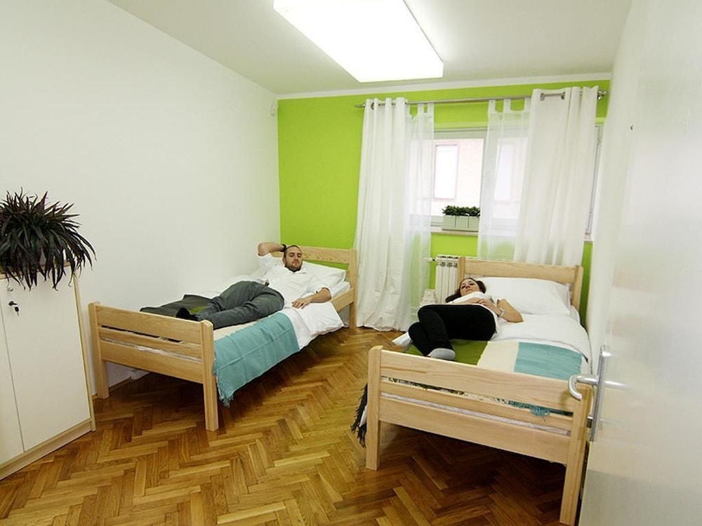 Whole Wide World Hostel & Bar 19/50