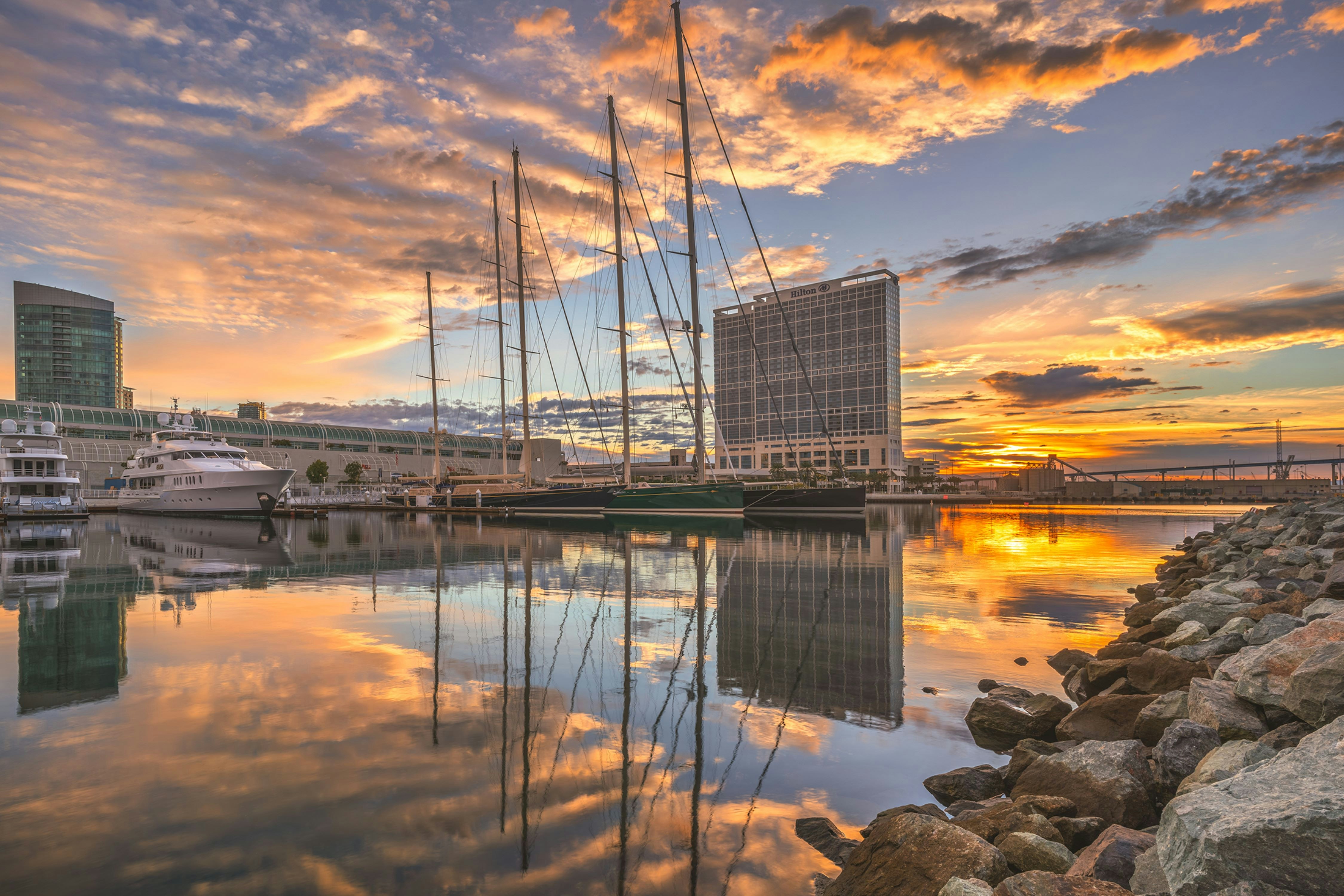 Hilton San Diego Bayfront 66/70
