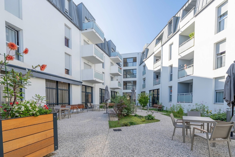 Quality Aparthotel Rochefort 39/43