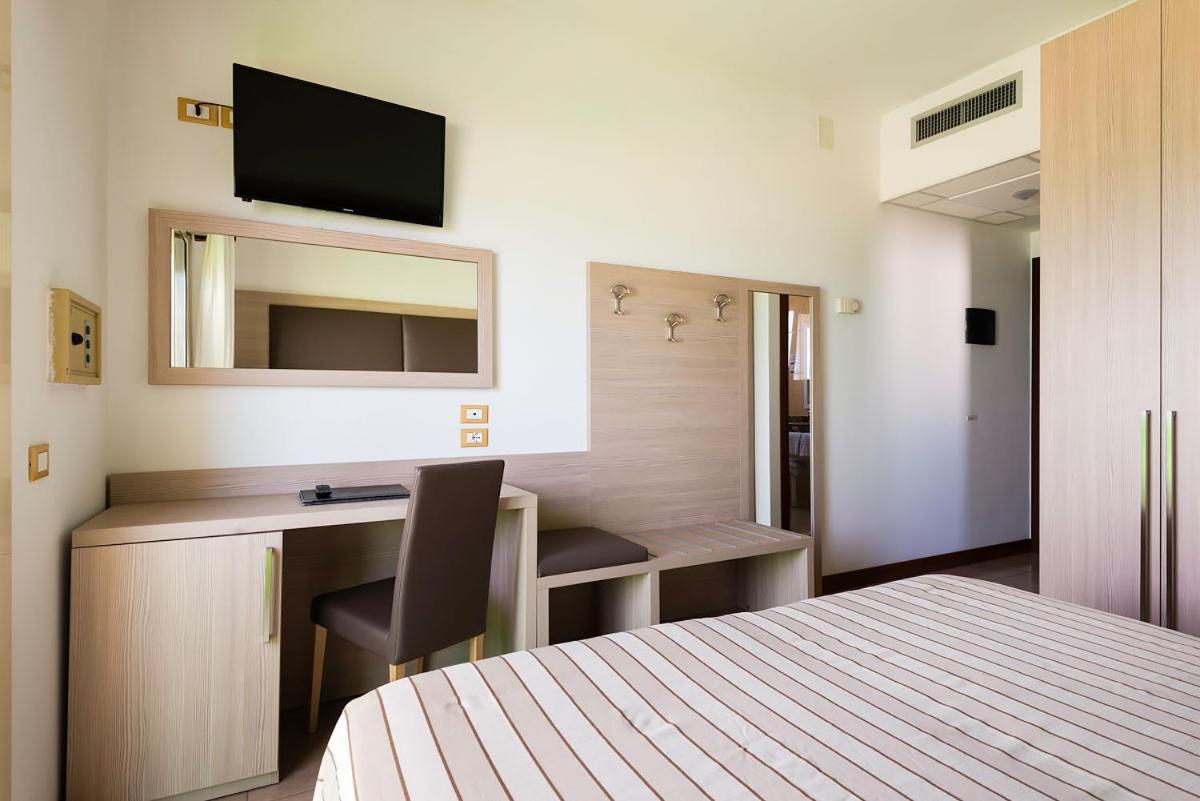 Room, Double Bed, Sea Front، Hotel Bristol 7/7