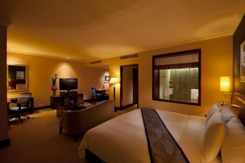 Hyatt Regency Bangkok Suvarnabhumi Airport 10/63