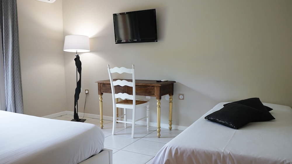 Hotel Les Jardins de La Madrague 32/65