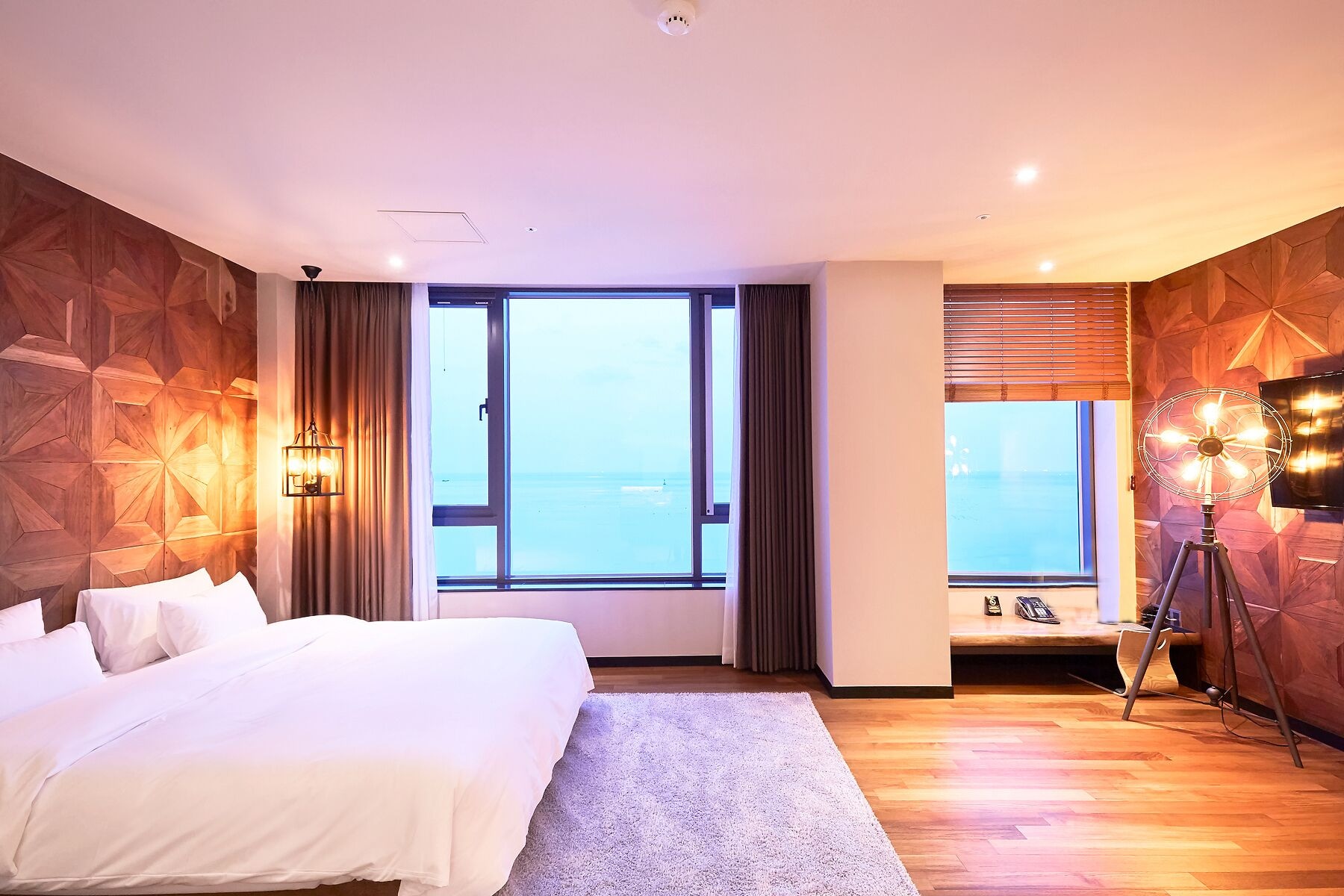 جناح بسرير كينج وسرير فردي، Hotel Laon 5/10