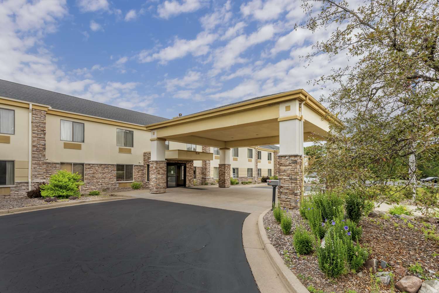 Comfort Inn and Suites Black River Falls I-94 37/37