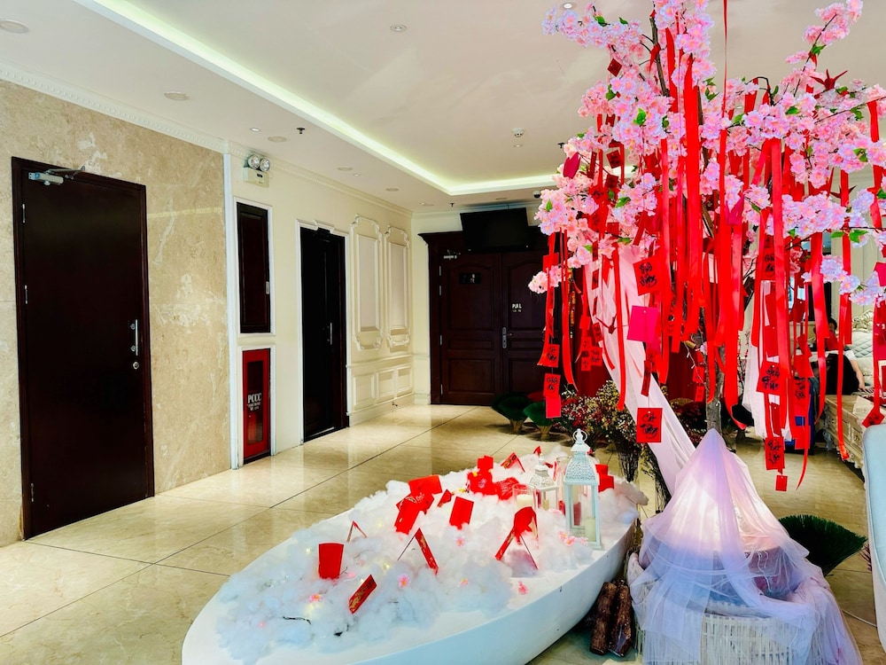 Happy Life Grand Hotel and Sky Bar 40/74