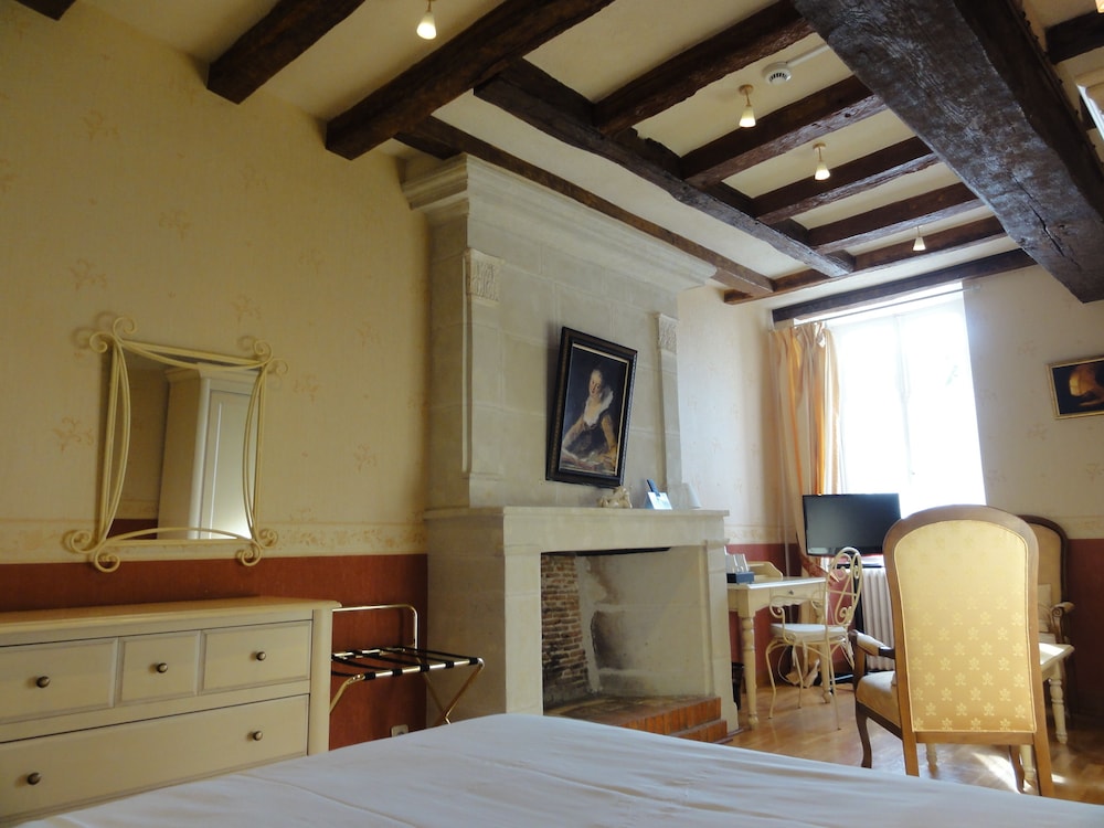MANOIR DE LA GIRAUDIERE 20/42