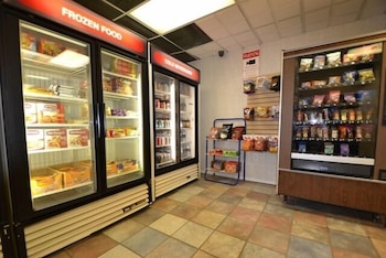 Quality Inn & Suites Livonia - Detroit 23/38