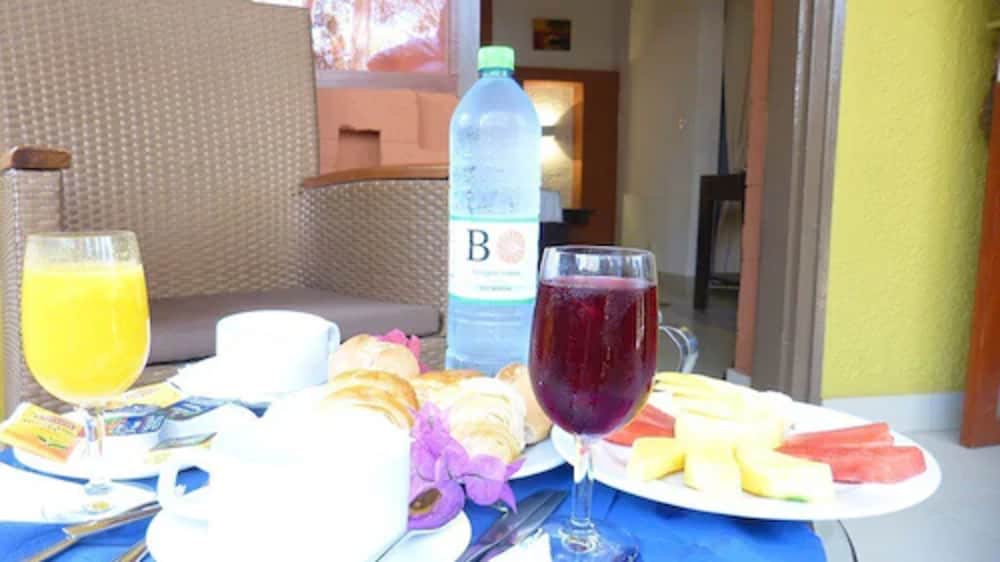 Bougainvillees Hotel 12/36