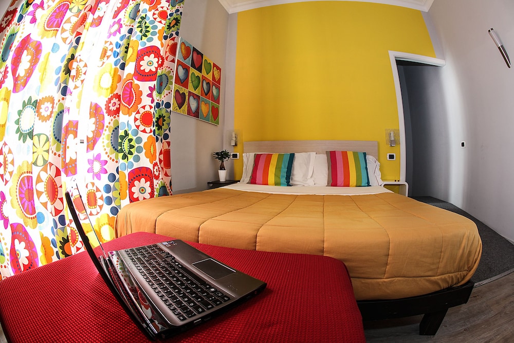 H Rooms Naples Boutique Hotel 40/50