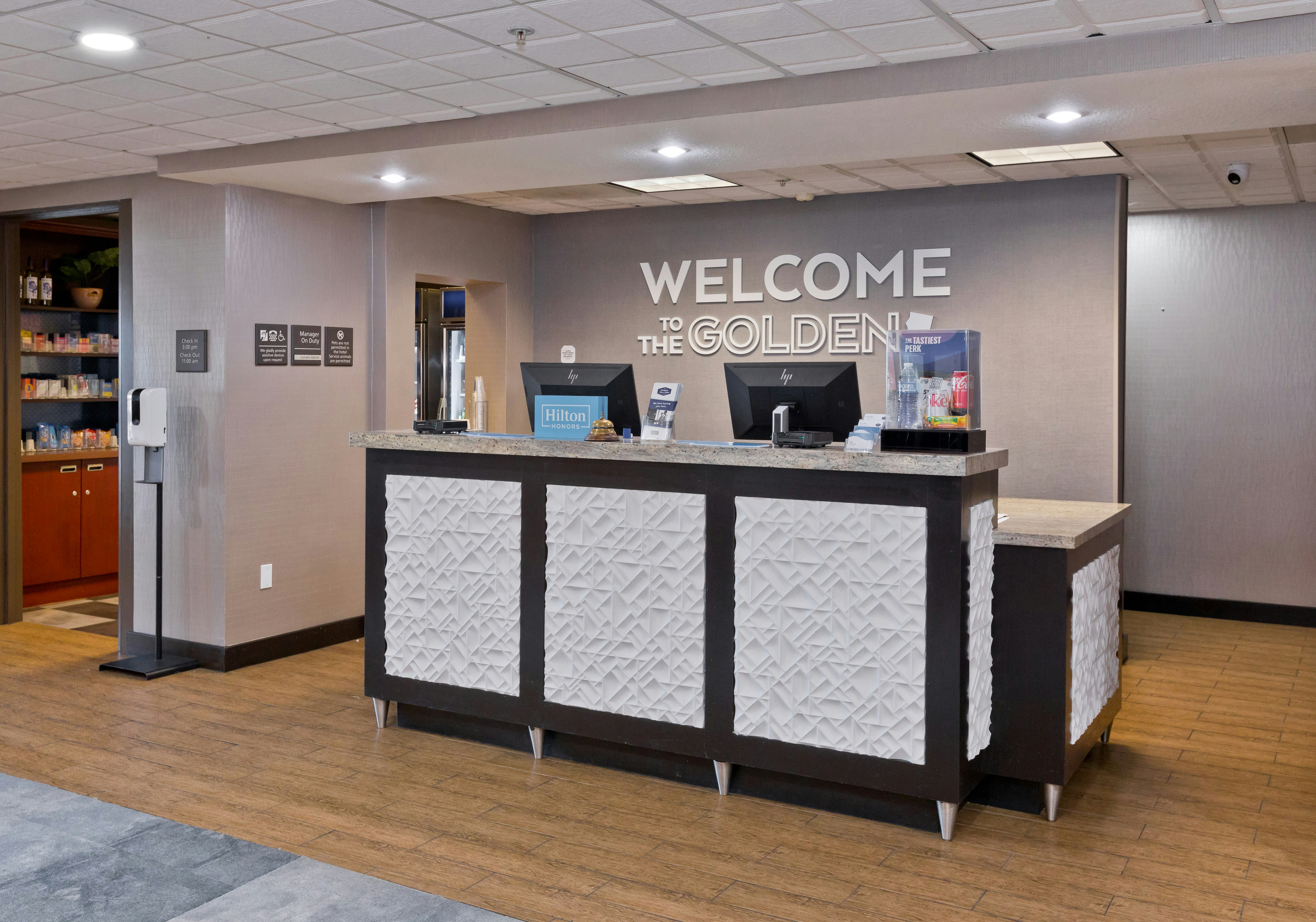 Hampton Inn & Suites Palm Desert 6/64