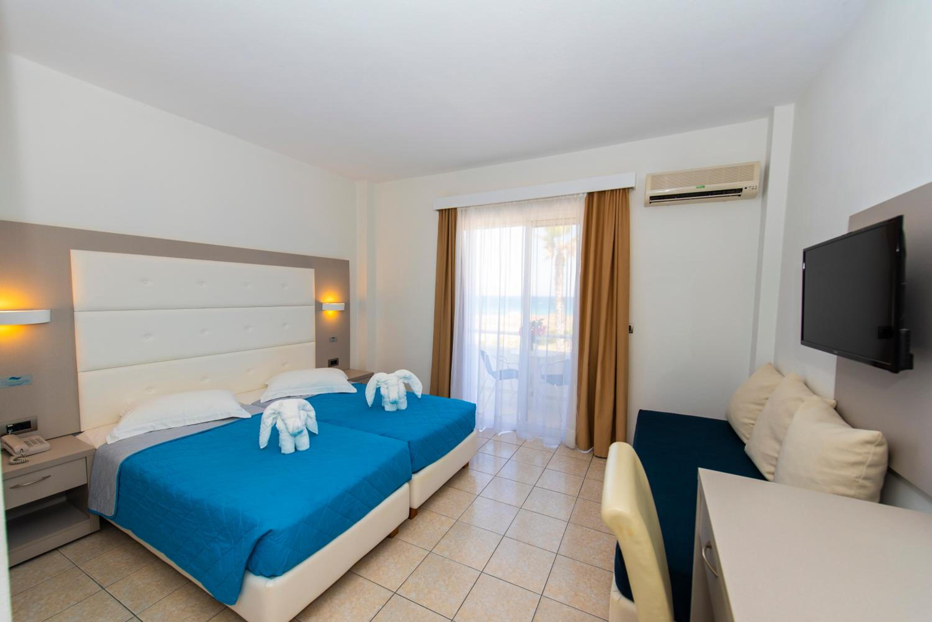 Room, Triple, Garden View, Costa Angela Seaside Resort 3/7