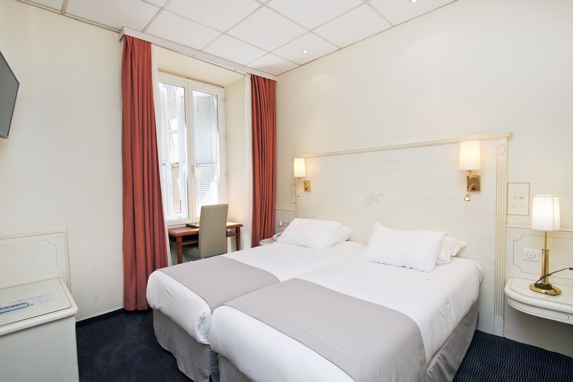 غرفة بسريرين منفصلين، Hotel Napoleon Ajaccio 8/9