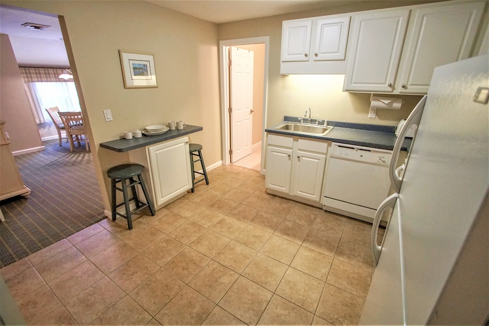 Cape Winds Resort 33/46
