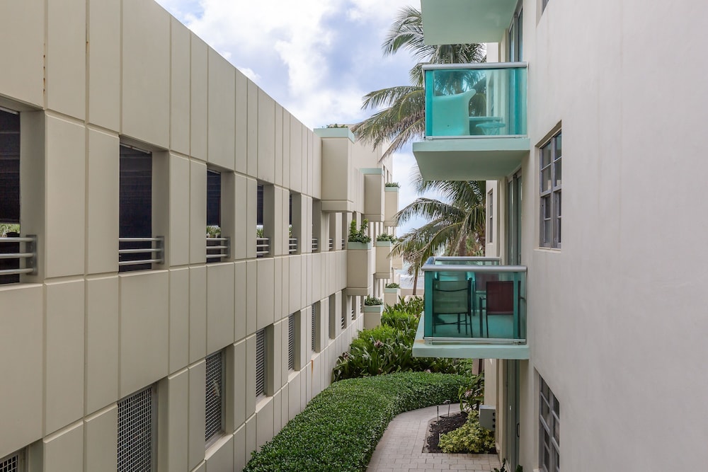 The Tides Ocean Luxury Suites 38/50