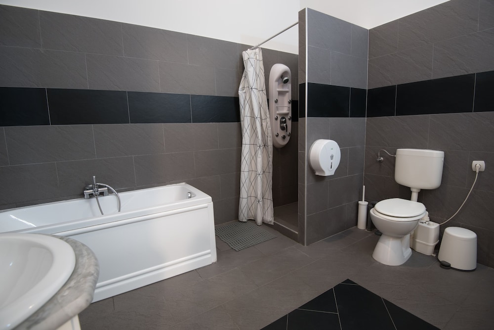 Avenue Hostel 46/50