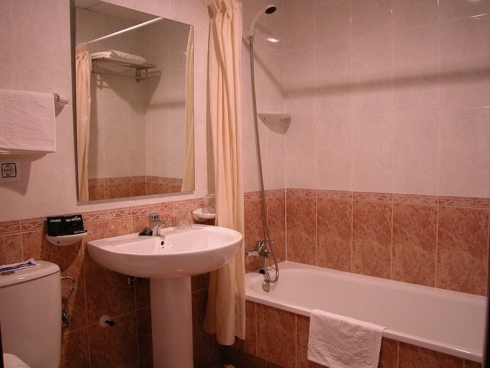 Hotel Cachada 52/53