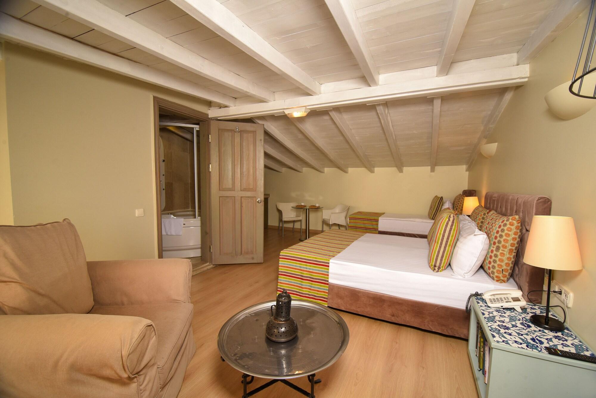 Fiore Garden Suites 13/50