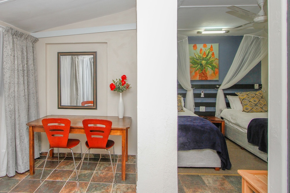 Umlilo Lodge 48/64