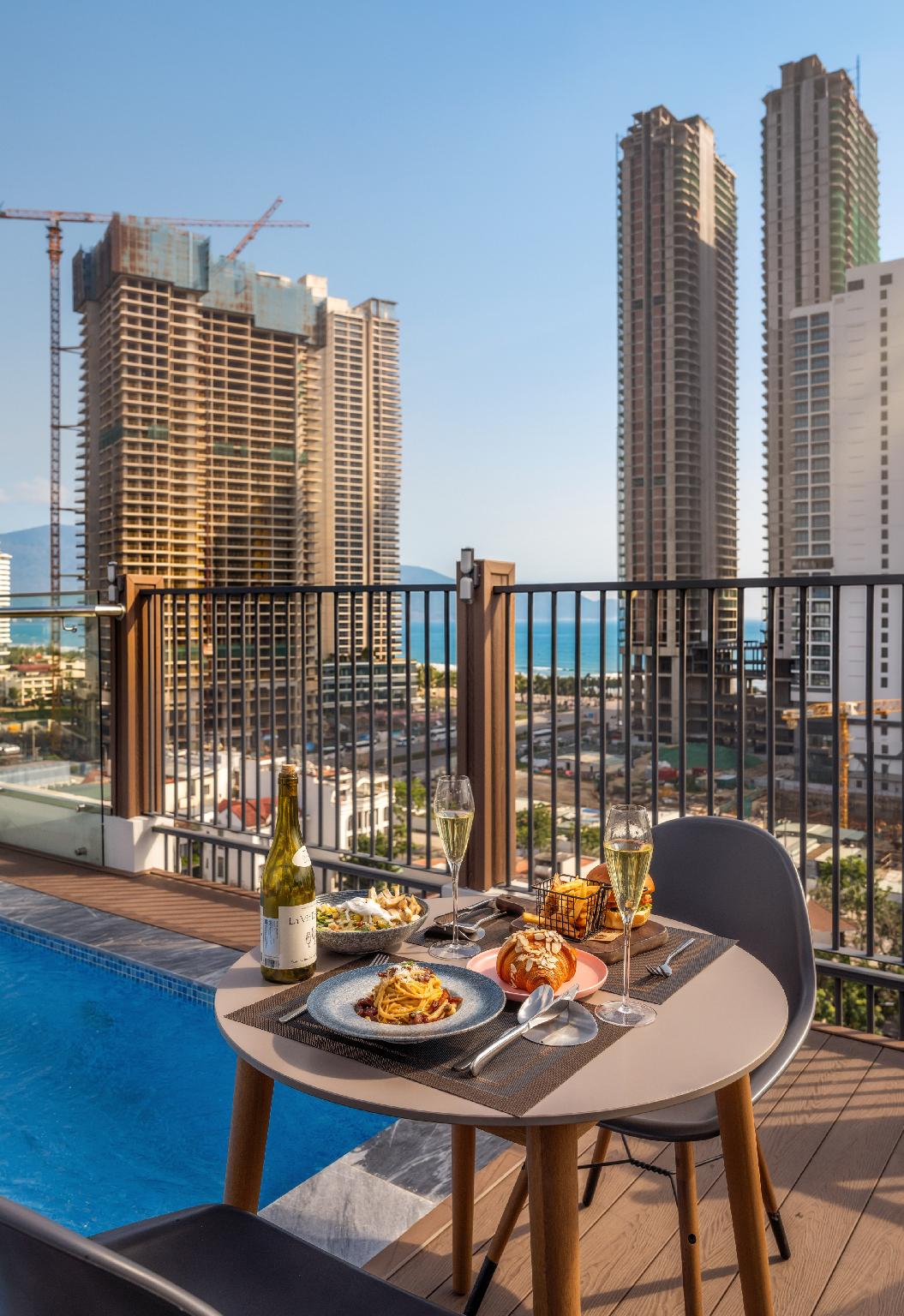 Amber Bay Hotel & Suites Da Nang 16/24