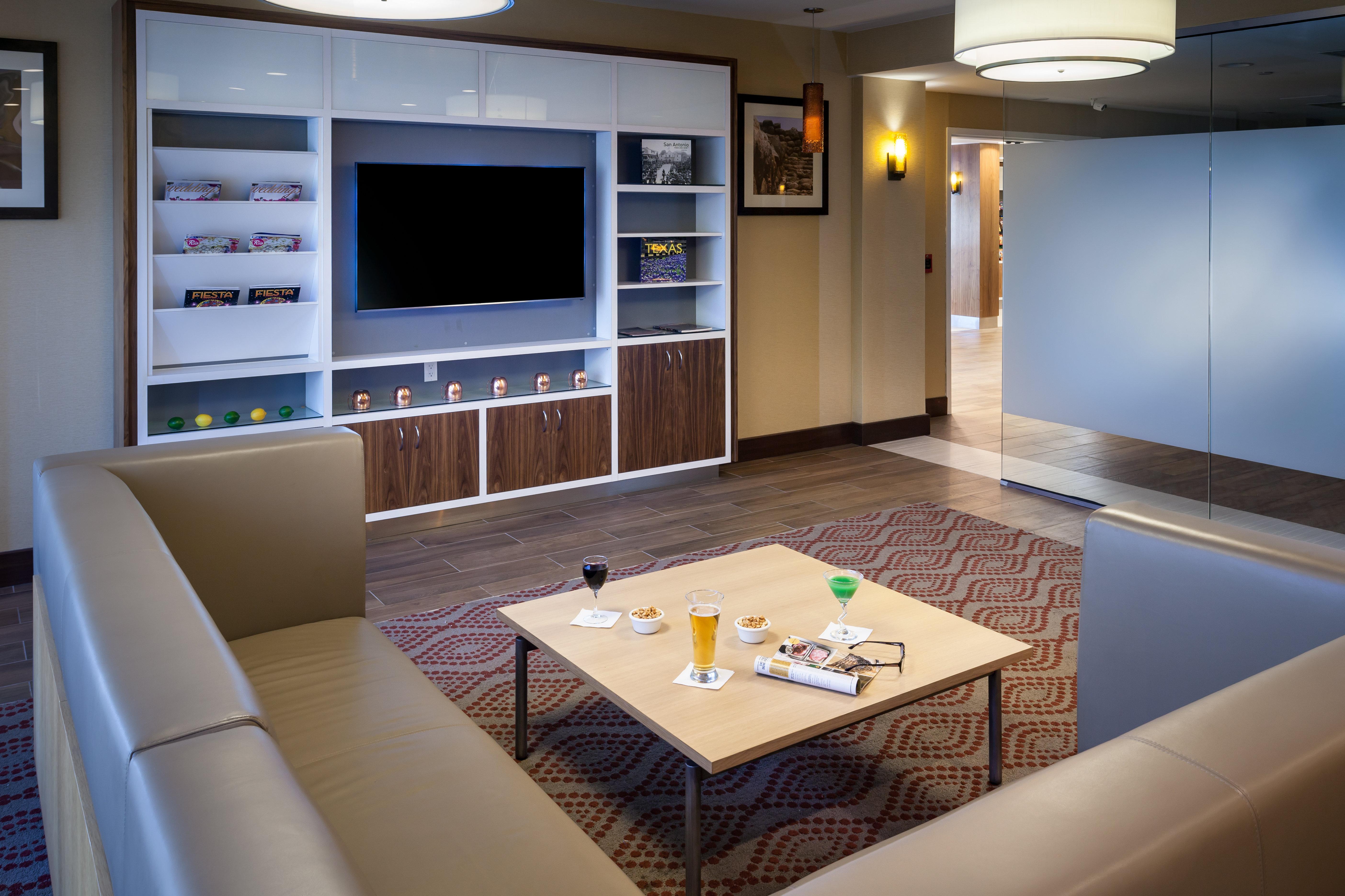 HOLIDAY INN SAN ANTONIO DOWNTOWN - MARKET SQUARE 22/27