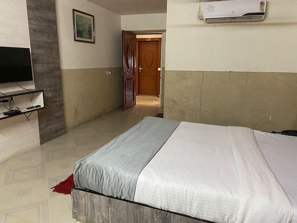 HOTEL SADHBHAV 38/49