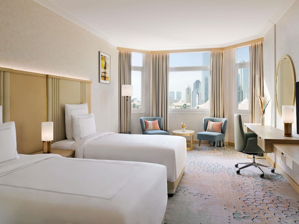 غرفة ديلوكس بسريرين منفصلين، Swissotel Al Murooj Dubai 6/10