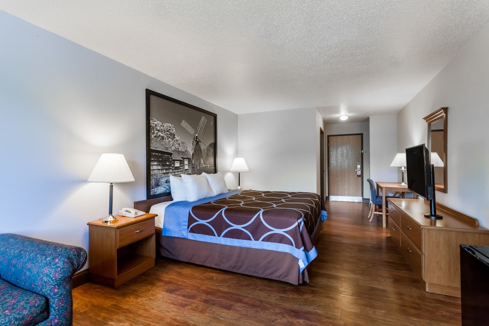 Super 8 By Wyndham Cobleskill Ny 9/29