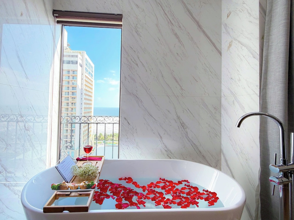 Golden Lotus Hotel Da Nang 50/50
