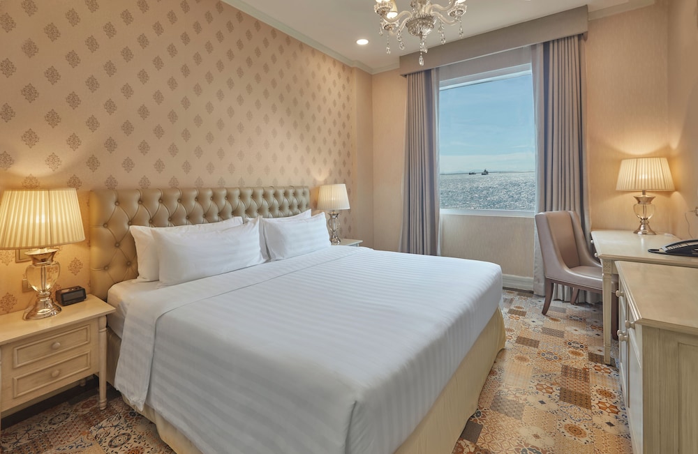 Rizal Park Hotel 17/65
