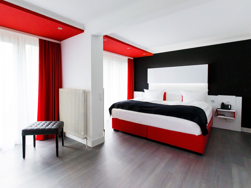 Suite, King Bed