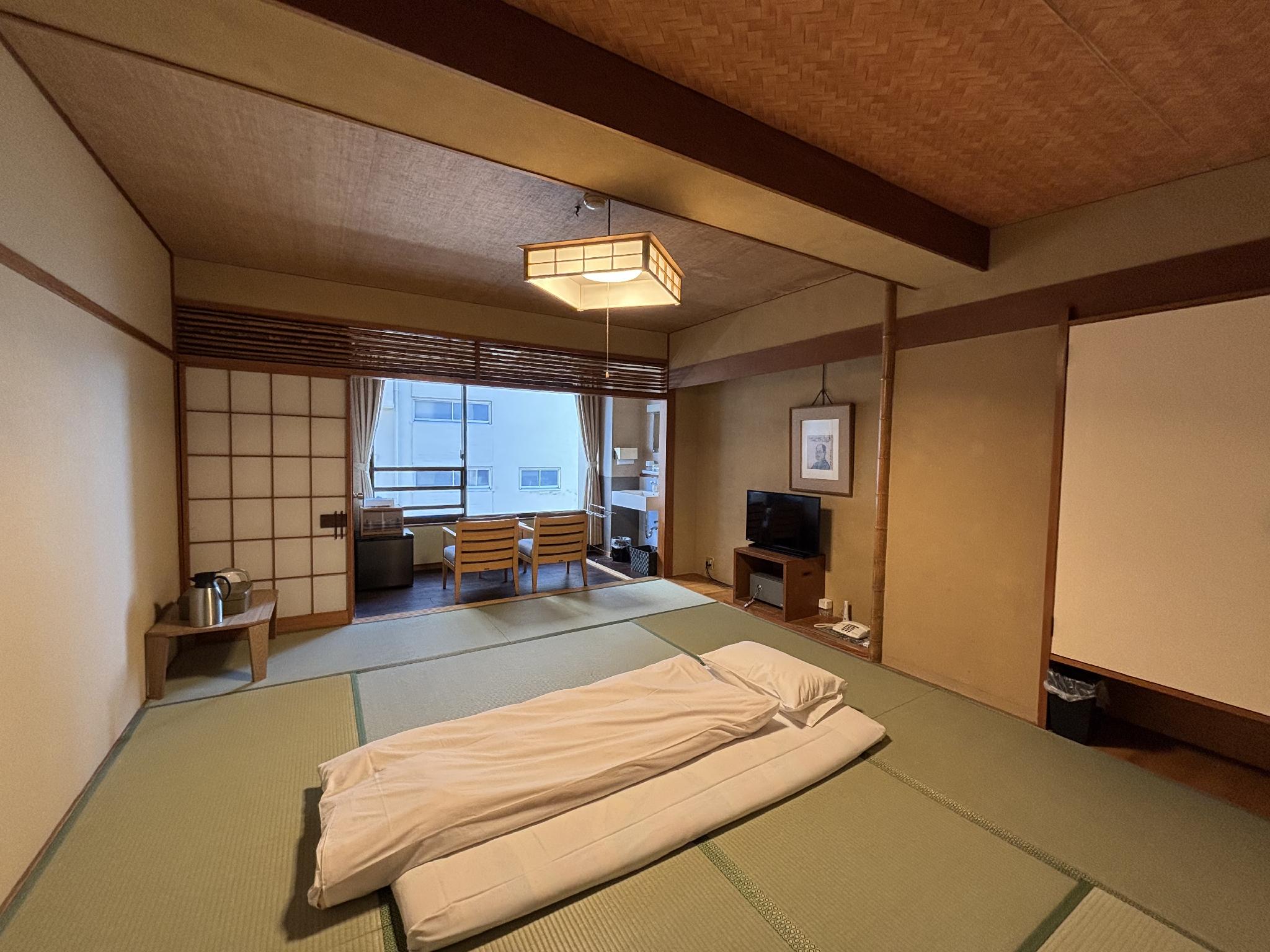 Japanese, 5 Futon Beds, No Bathroom, Tatami