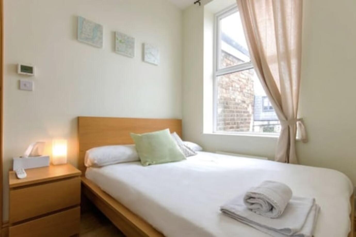 Portobello Rooms by PrimeCityHosts 8/12