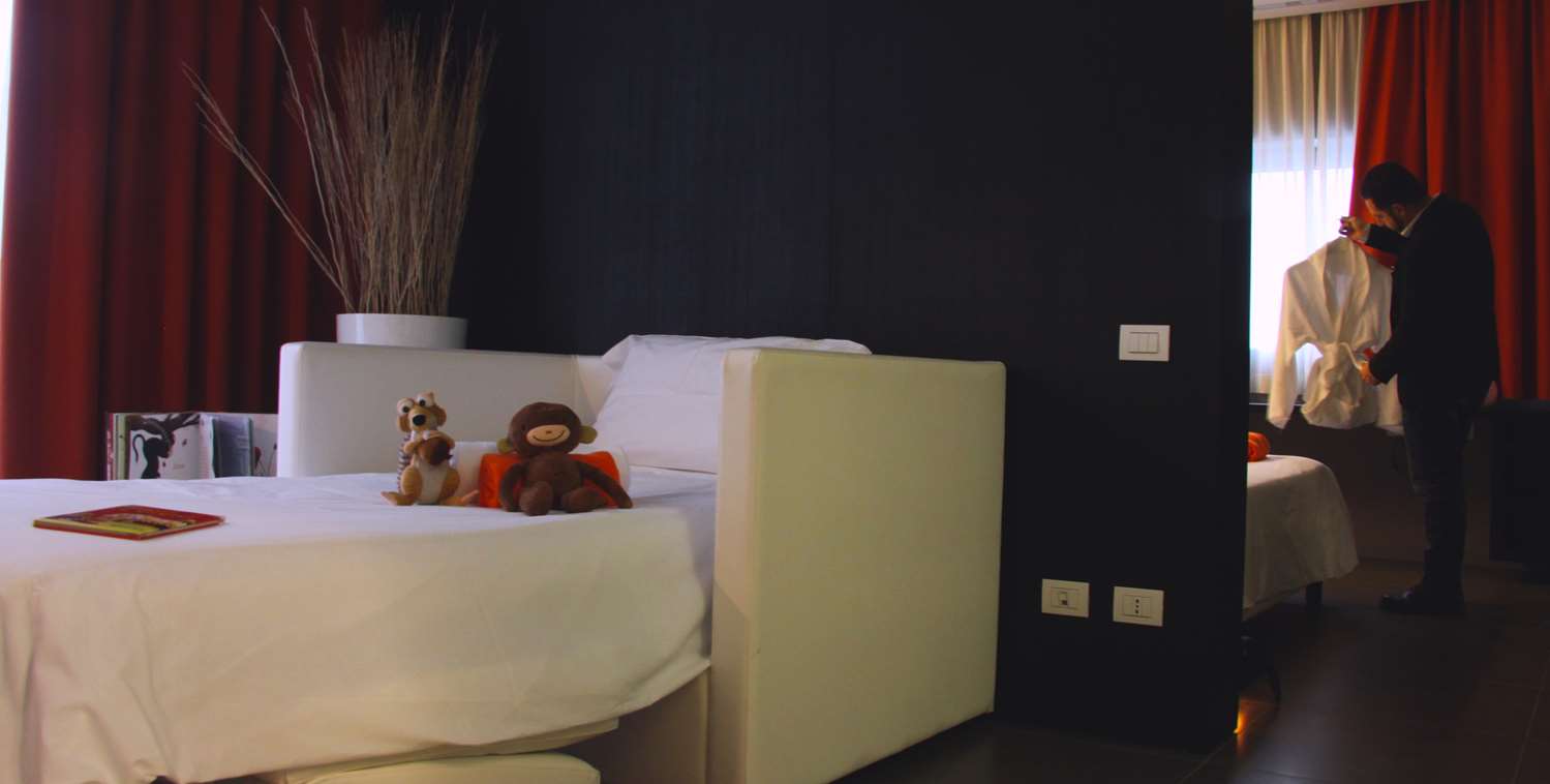 Family, 1 King and 1 Single Beds, 2 Bathrooms, Sofa