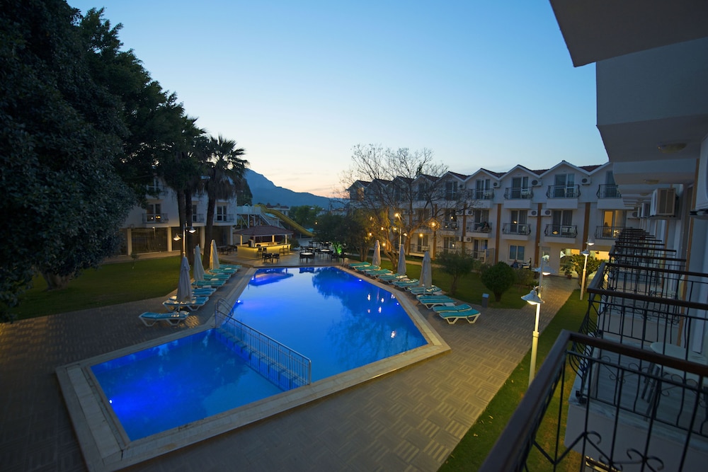 Grand Emir Hotel & SPA 48/85
