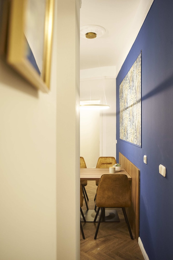 Nove Boutique Apartments 50/50