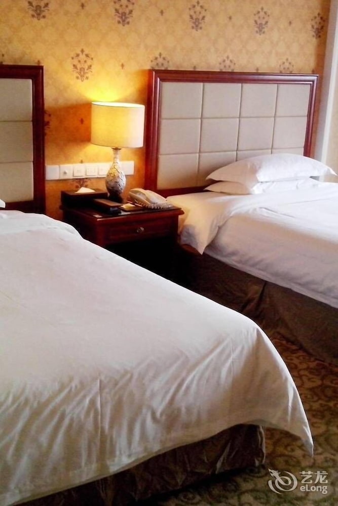 Vienna Hotel (Shenzhen Songgang Liye Road Shop) 7/21