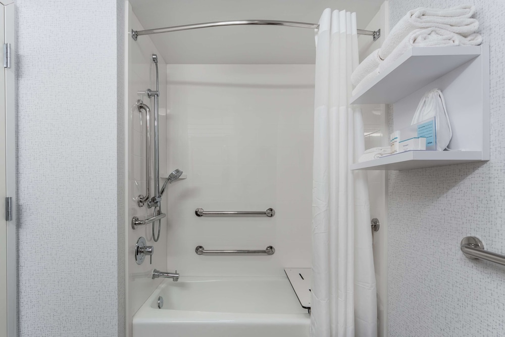 Hampton Inn Sioux Falls 11/52