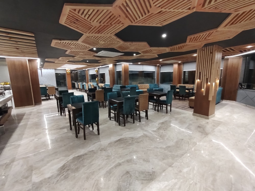 SAGRIKA RESORT 48/50