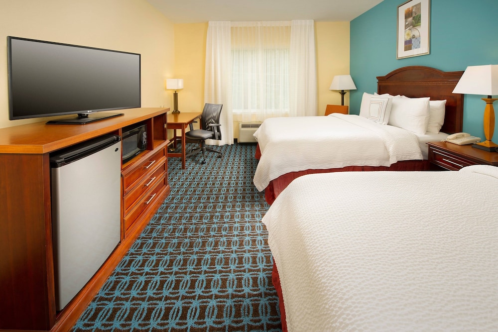Fairfield Inn & Suites By Marriott Waco North 10/73