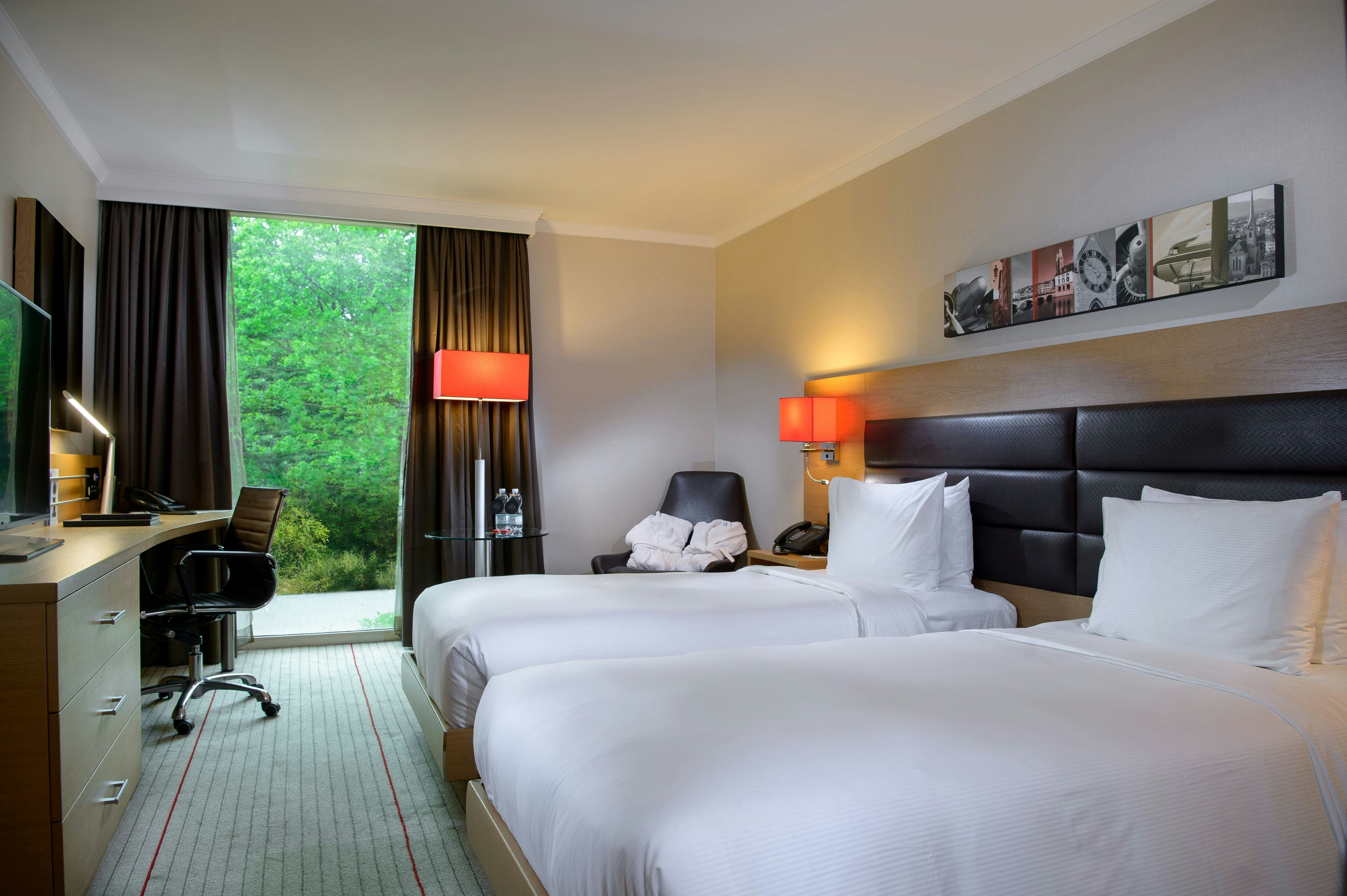 DELUXE, TWIN BEDS