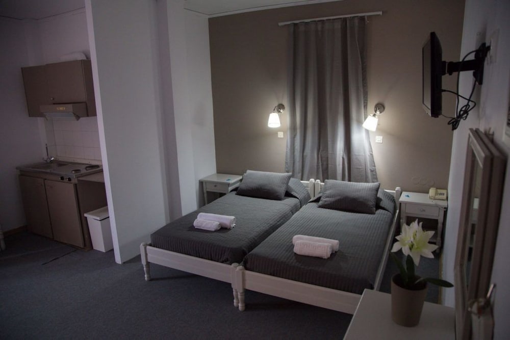 Olive Press Hotel 6/50