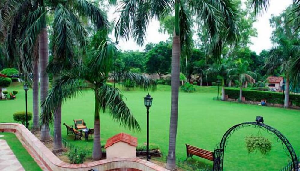 ASHOK COUNTRY RESORT 13/19