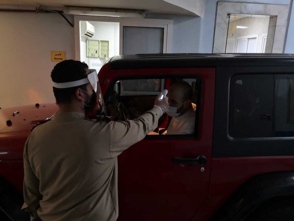 المنى كريم ليدر(Al Muna Kareem Hotel- EX Leader) 19/22