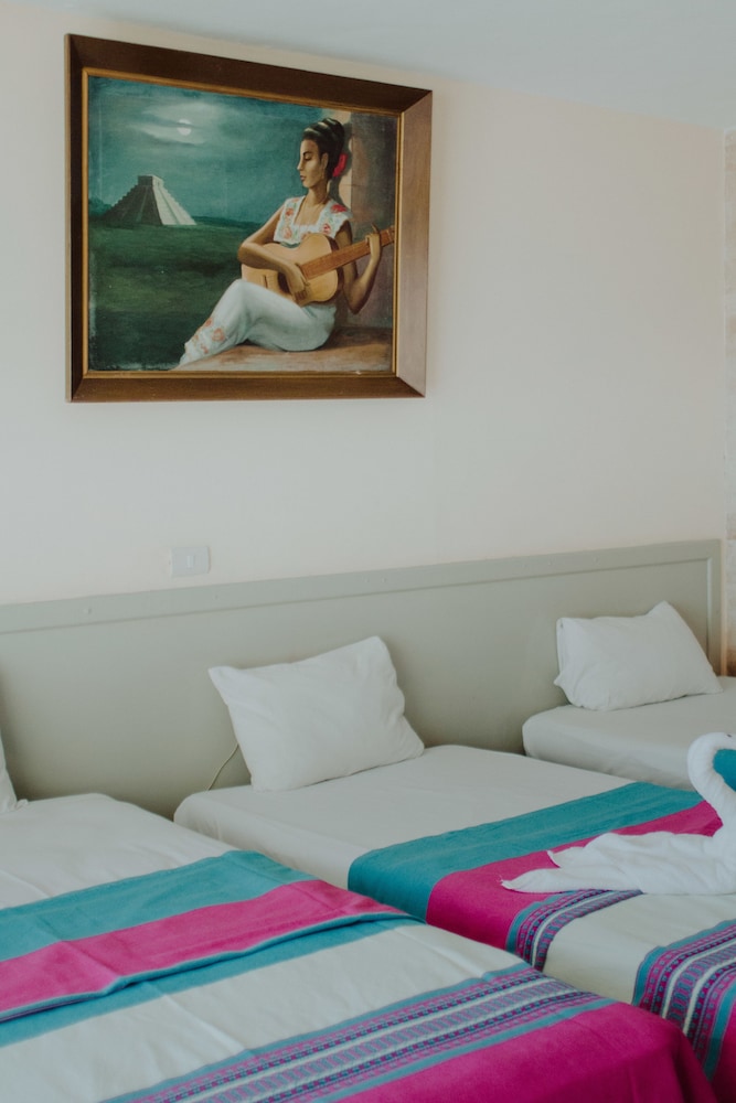Hotel Ambassador Merida 39/72